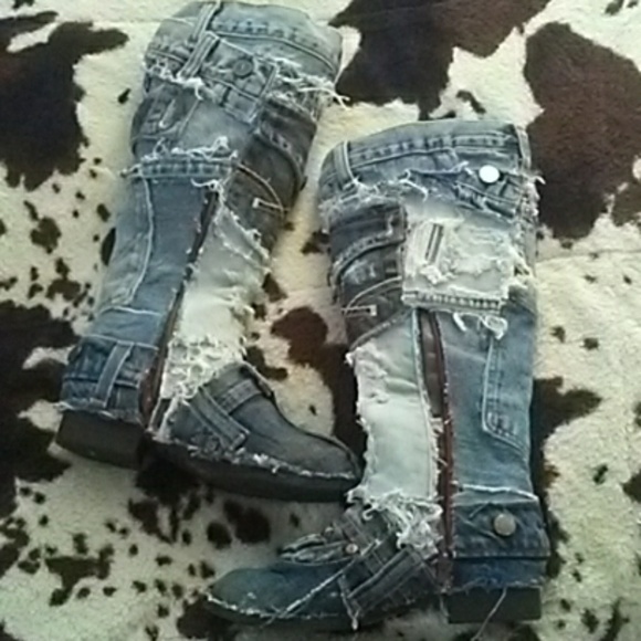 Distressed denim knee high boots - Picture 3 of 4